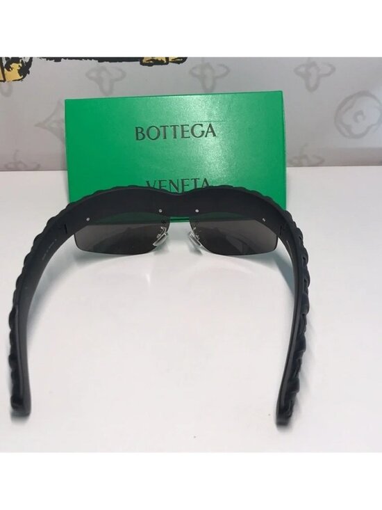 New Authentic Bottega Veneta BV1209S 002 Black Oversized Square Sunglasses main image 5